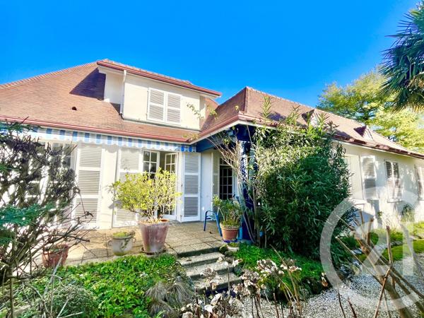 Maison à vendre  6 pièces - 200 m 2   IDRON  - 64