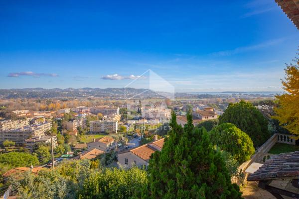 Maison Mandelieu La Napoule 5 pièces 201 m2