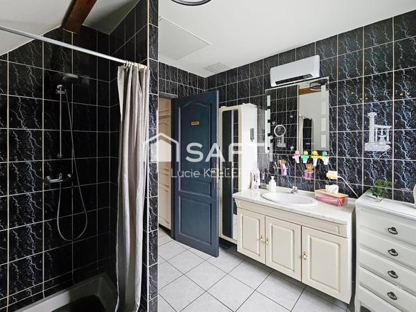 Maison individuelle d’architecte – 199 m² – 5 chambres – prestations récentes