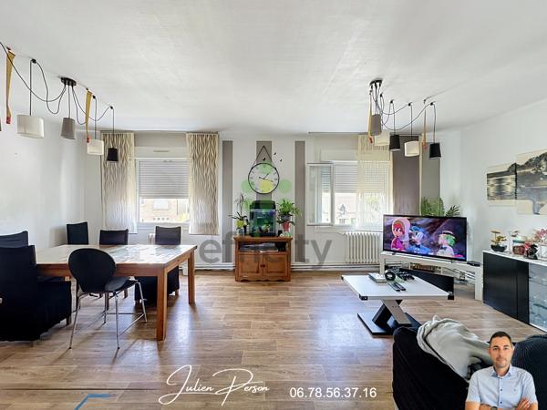 Immeuble
        
        - 320 m² 369 000 € *
