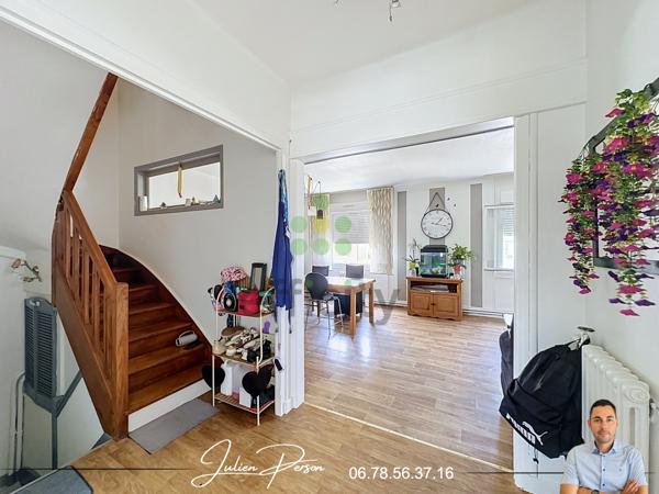 Immeuble
        
        - 320 m² 369 000 € *