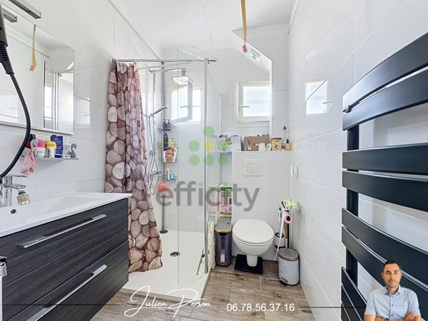 Immeuble
        
        - 320 m² 369 000 € *