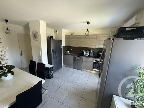 Appartement F3 à vendre  3 pièces - 62,83 m 2   MARSEILLE  - 13009
