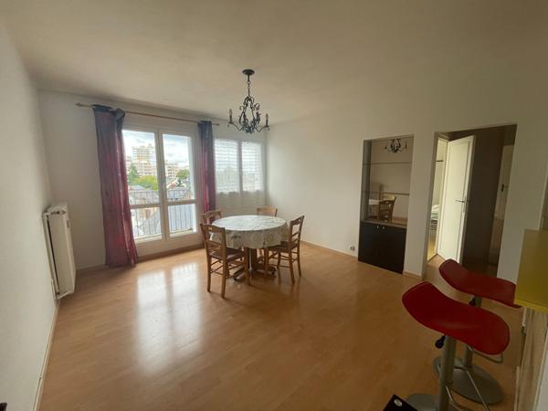 LAVAL, appartement T2bis meublé de 58.37m²