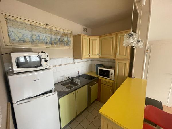 LAVAL, appartement T2bis meublé de 58.37m²