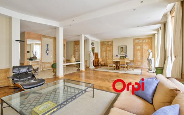 Appartement à vendre    3 pièces • 128 m2 Lyon 2