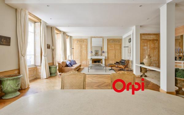 Appartement à vendre    3 pièces • 128 m2 Lyon 2