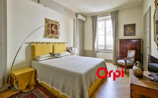 Appartement à vendre    3 pièces • 128 m2 Lyon 2