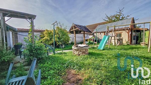 House for sale 6 rooms 131 m² Saint-Just-Sauvage