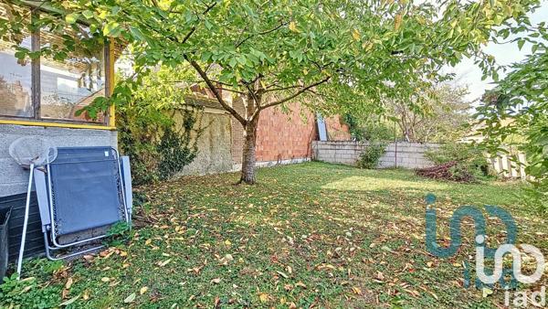 House for sale 6 rooms 131 m² Saint-Just-Sauvage