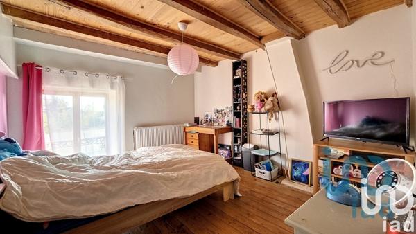 House for sale 6 rooms 131 m² Saint-Just-Sauvage