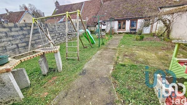 House for sale 6 rooms 131 m² Saint-Just-Sauvage