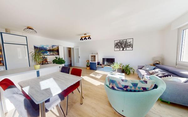 Appartement à vendre    3 pièces • 77 m2 Lyon 7