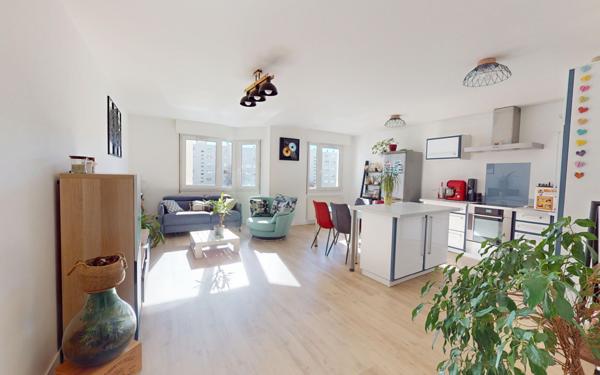 Appartement à vendre    3 pièces • 77 m2 Lyon 7