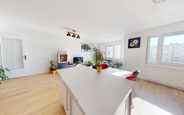 Appartement à vendre    3 pièces • 77 m2 Lyon 7