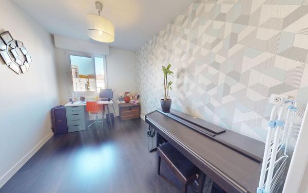 Appartement à vendre    3 pièces • 77 m2 Lyon 7