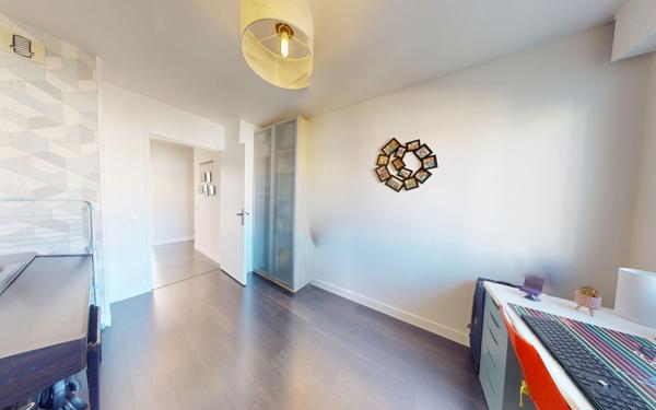 Appartement à vendre    3 pièces • 77 m2 Lyon 7