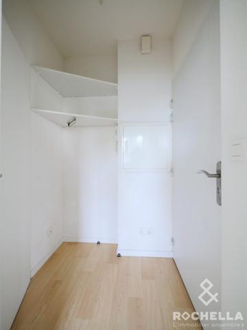 Studio avec stationnement et cave