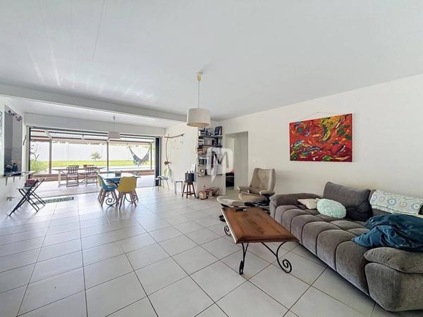 DPT GUYANE, à vendre RÉMIRE MONTJOLY villa T5 de 144,20 m2 avec piscine