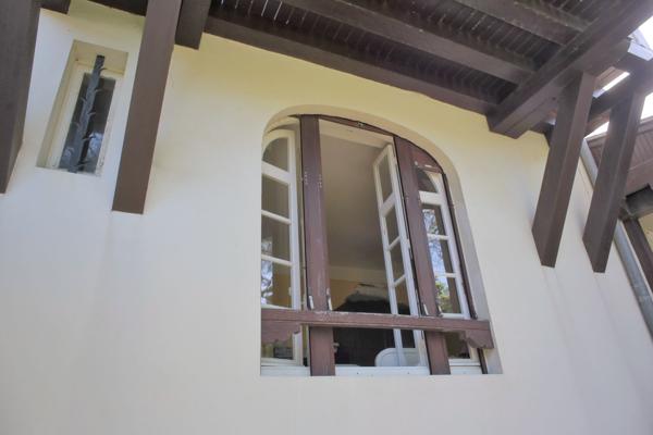 Maison 13 pièce(s) 11 chambre(s) 387 m²