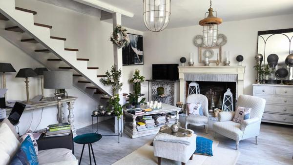 Maison de Maître avec un beau paysagé et un gite.