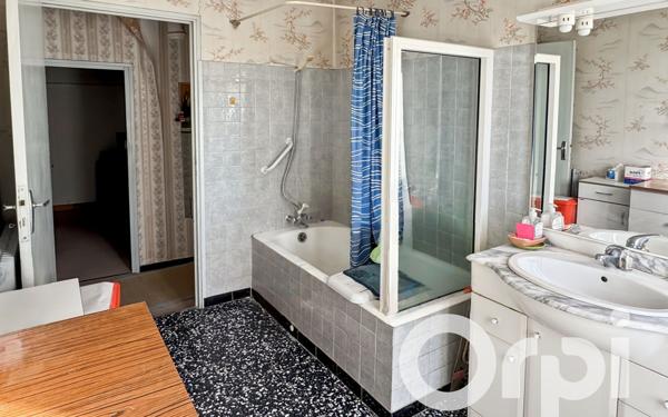 Maison à vendre    7 pièces •  Tarascon