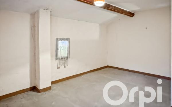 Maison à vendre    7 pièces •  Tarascon