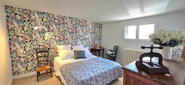 Maison de ville de type 9, surface habitable de 180 m², avec jardin et dépendance