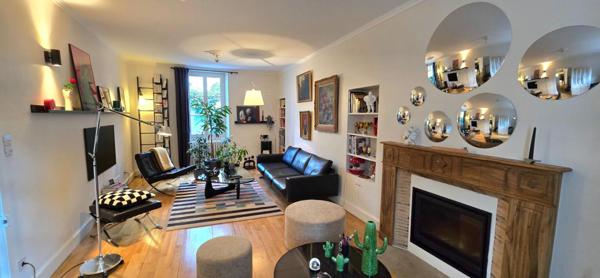 Maison de ville de type 9, surface habitable de 180 m², avec jardin et dépendance