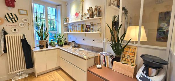 Maison de ville de type 9, surface habitable de 180 m², avec jardin et dépendance