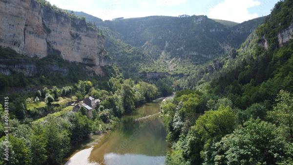 Monistrol-d'Allier (43580) Hôtel de charme, bar, restaurant, chemin de Compostelle, gorges de l'Allier, projet gîtes possible