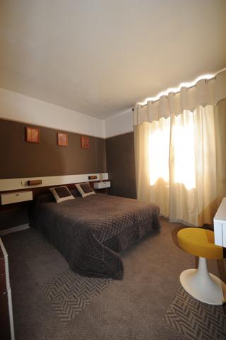 Monistrol-d'Allier (43580) Hôtel de charme, bar, restaurant, chemin de Compostelle, gorges de l'Allier, projet gîtes possible