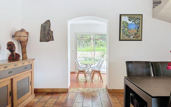 Maison à vendre    6 pièces •  Pujaut