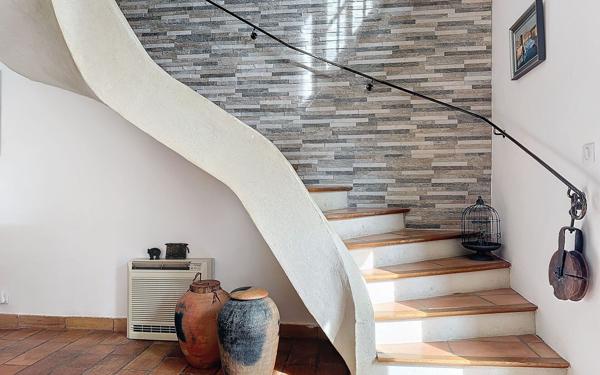 Maison à vendre    6 pièces •  Pujaut