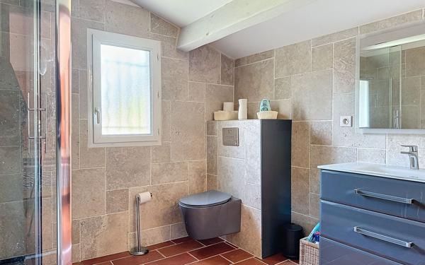 Maison à vendre    6 pièces •  Pujaut