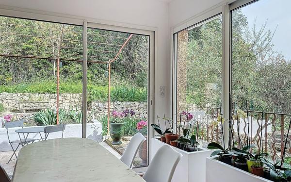 Maison à vendre    6 pièces •  Pujaut