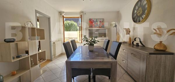 Maison de ville 94 m² sans travaux / Extérieurs clos / Grand GARAGE + Dépendance / Toutes commodités