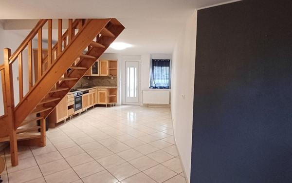 Maison à louer    3 pièces • 77 m2 Moineville