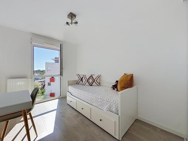 TALENCE – Un T3 lumineux avec grand balcon d’angle, dans un secteur recherché.