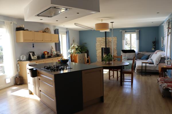 Saint-Saturnin-lès-Apt (84490) Villa avec studio indépendant