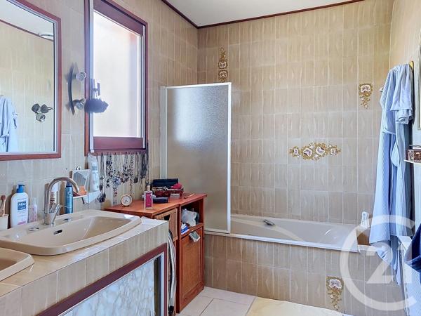 Maison à vendre  5 pièces - 122,54 m 2   CHEMILLE EN ANJOU  - 49