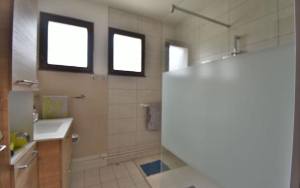 Maison à vendre    8 pièces • 220 m2 Rignieux-le-Franc