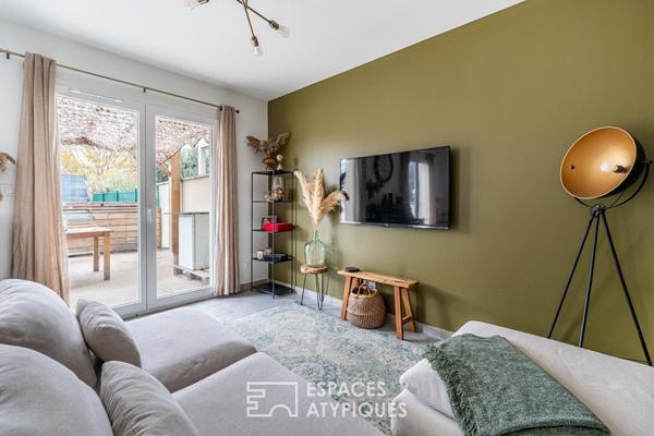 Charmante maison avec terrasse et piscine au coeur des Cheres