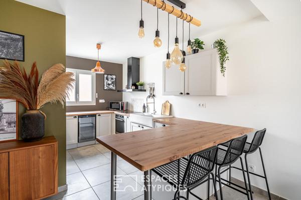 Charmante maison avec terrasse et piscine au coeur des Cheres