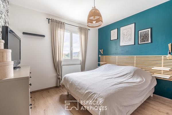 Charmante maison avec terrasse et piscine au coeur des Cheres