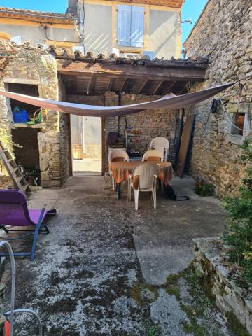 MAISON de Village