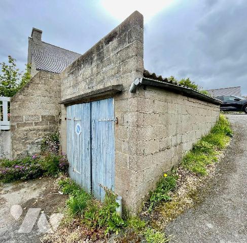 Jolie maison de caractère proche du centre ville.
Cette bâtisse en pierre du début 20 éme est ...