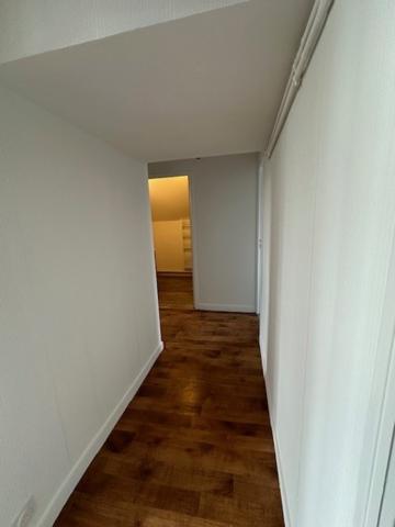 Appartement
                                                                                                                                                                                                                                                                                                                        3 pièce(s)                                                                                                                                                                                                          2 chambre(s)                                                                                                                                                                                                          60.3  m²