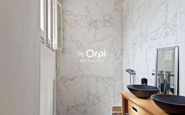 Maison à vendre    5 pièces • 144,66 m2 Domérat