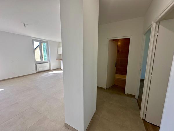 Appartement rénové, lumineux et idéalement situé au coeur de Miribel, aux portes de Lyon